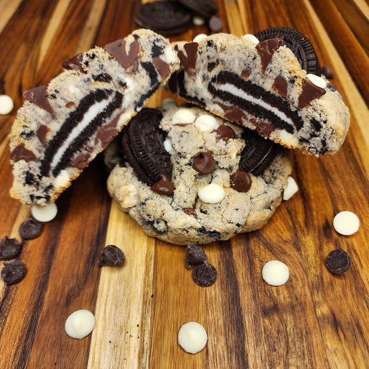 Cookies & Creme Giant Cookie